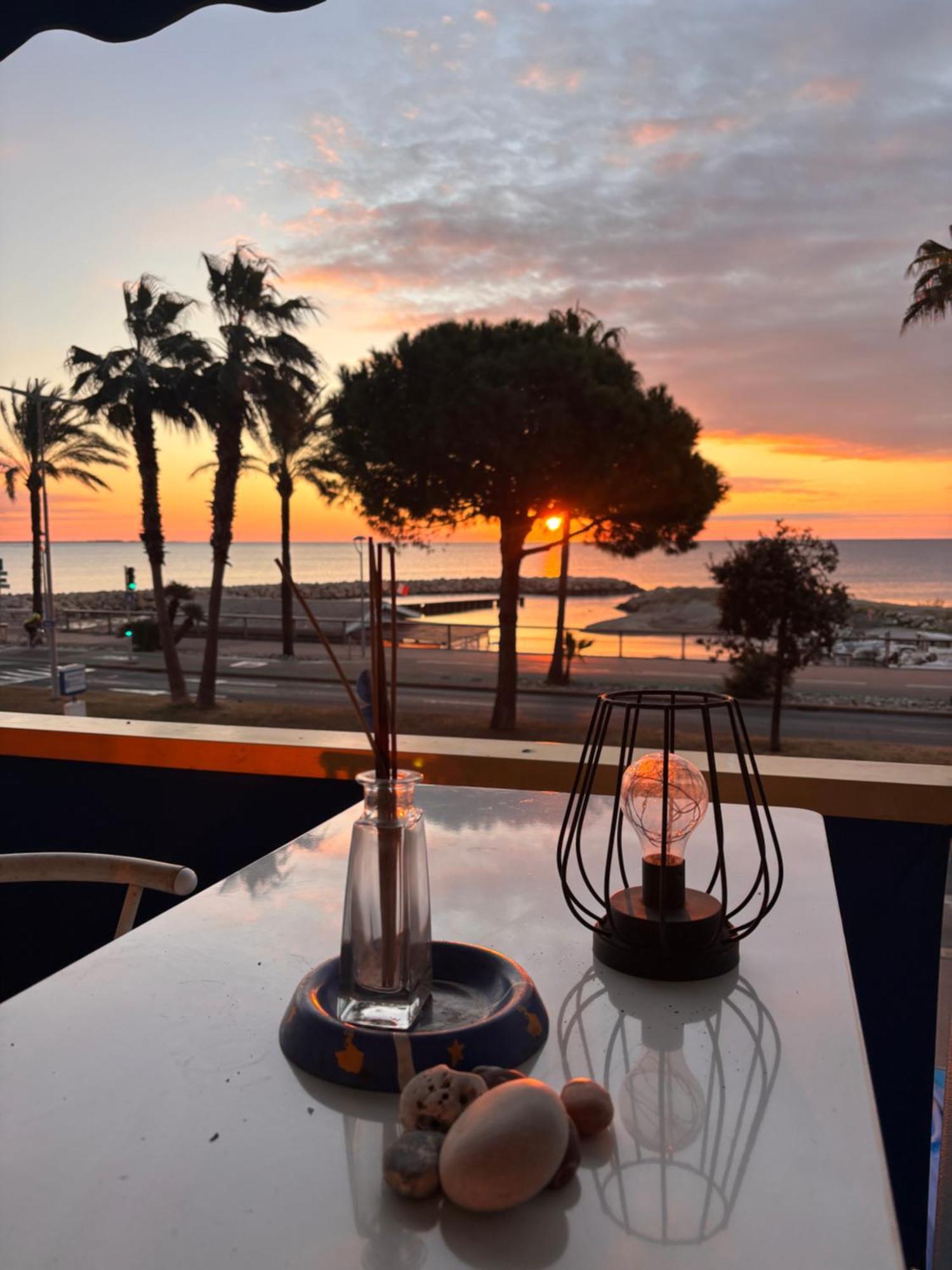 Front De Mer,Plage, Piscine, Parking Cagnes-sur-Mer Kültér fotó